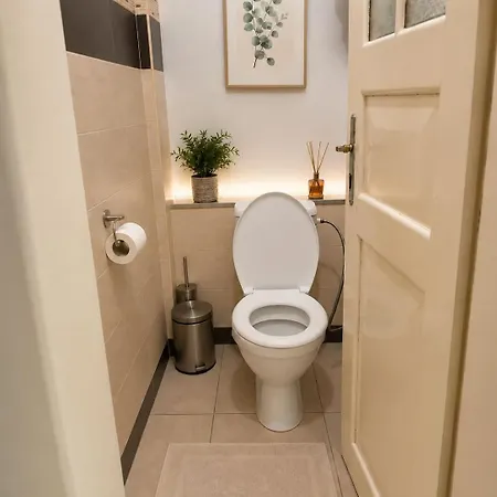 شقة Quiet Old Town 2br Walk To Attractions *